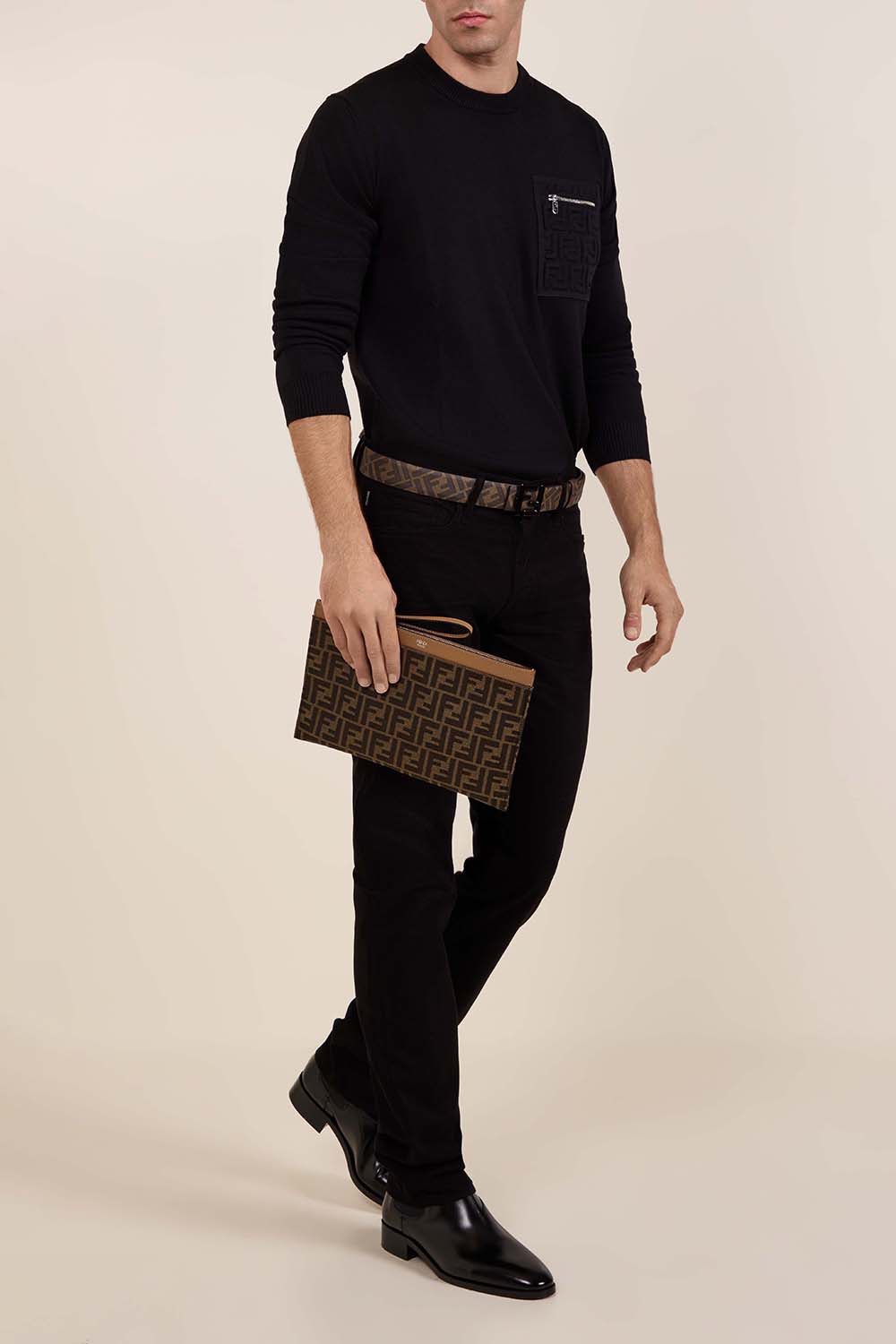 תמונת דוגמן קידמית של תיק פאוץ' בגודל מדיום