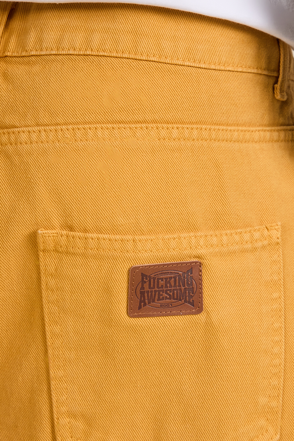 תמונת דוגמן אחורית של מכנסי ג'ינס