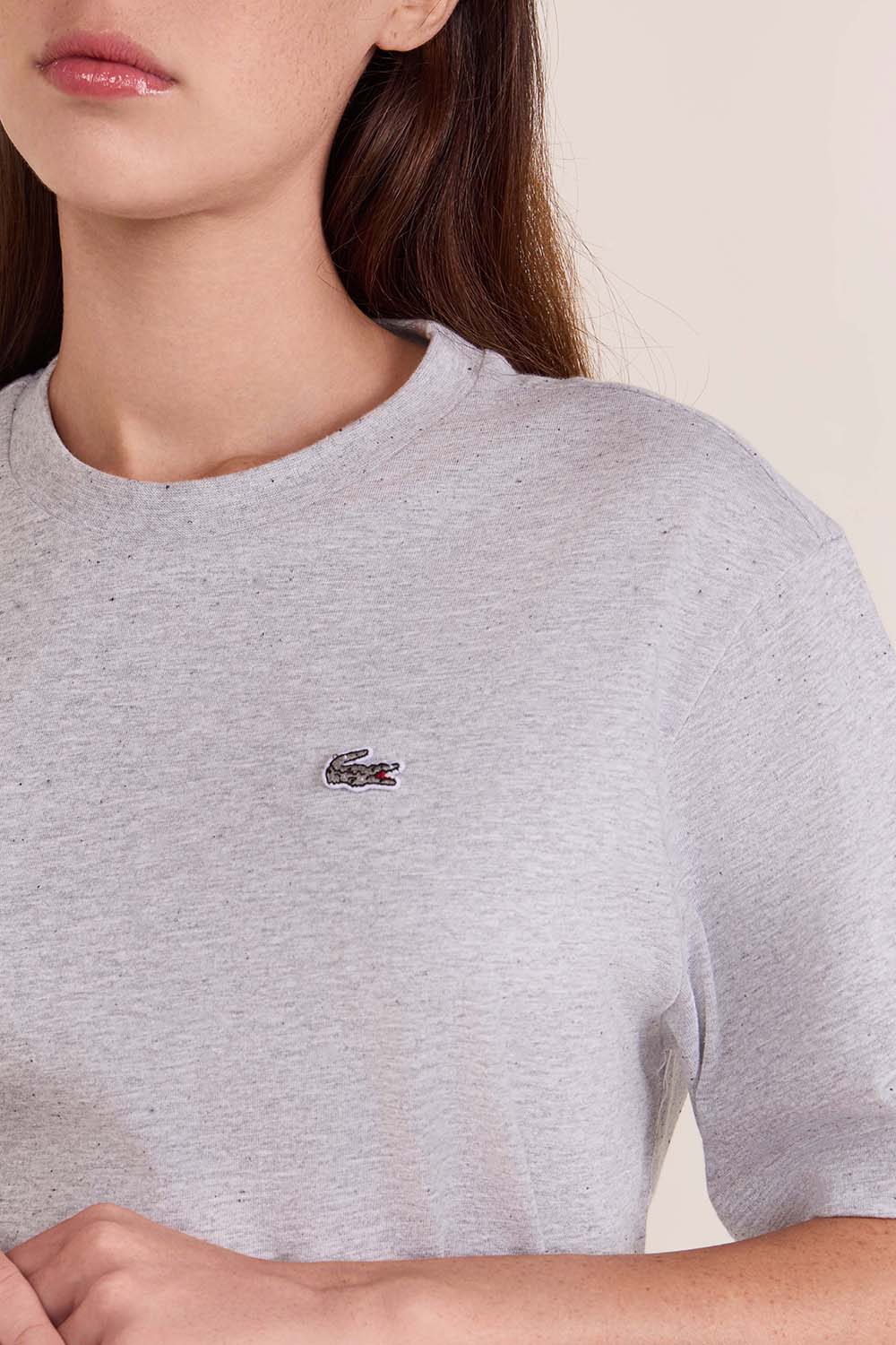 תמונת תקריב דוגמן של חולצת טי