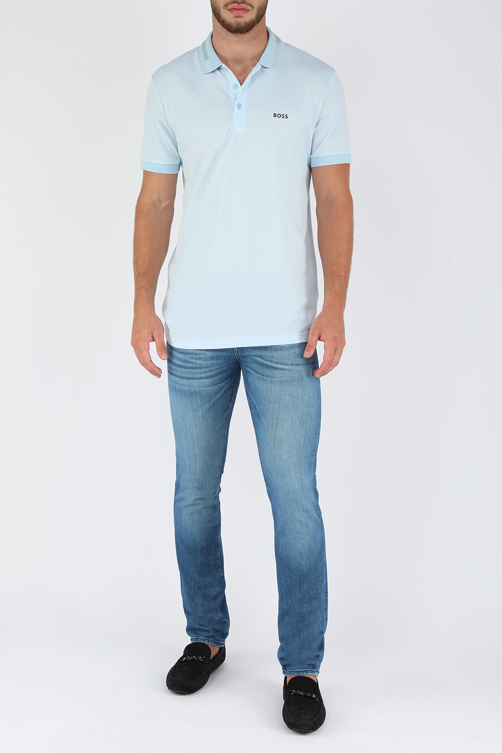 תמונת דוגמן קידמית של נעלי מוקסין מעור זמש עם אלמנט מטאלי