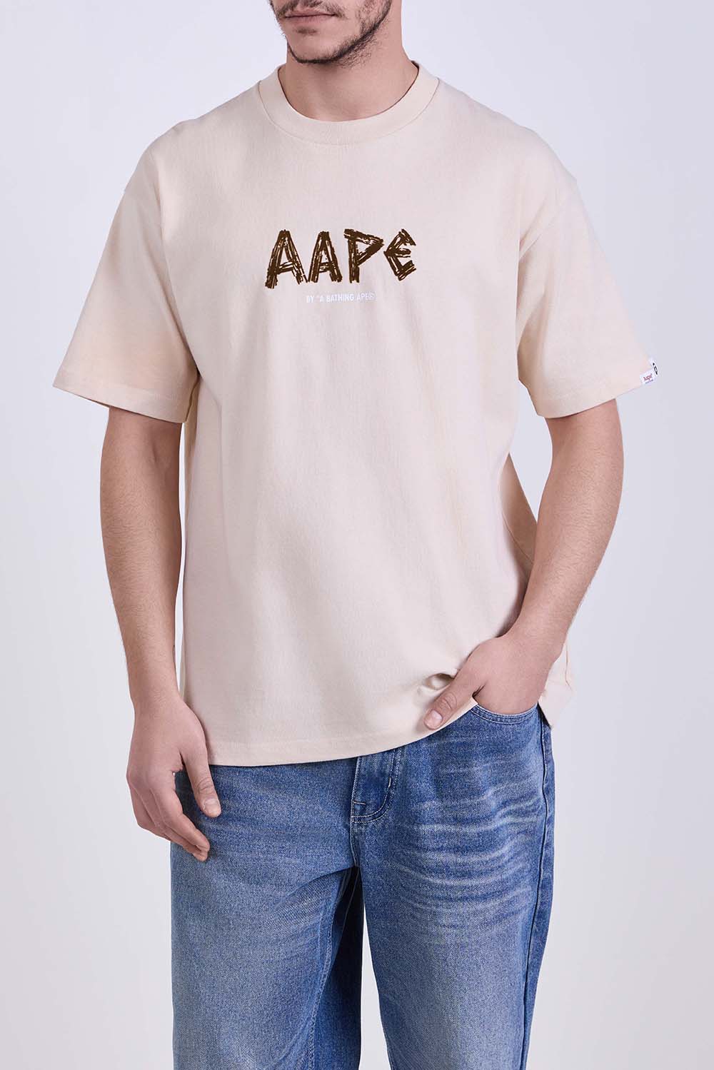 תמונת דוגמן קידמית של חולצת טי בגזרה ישרה