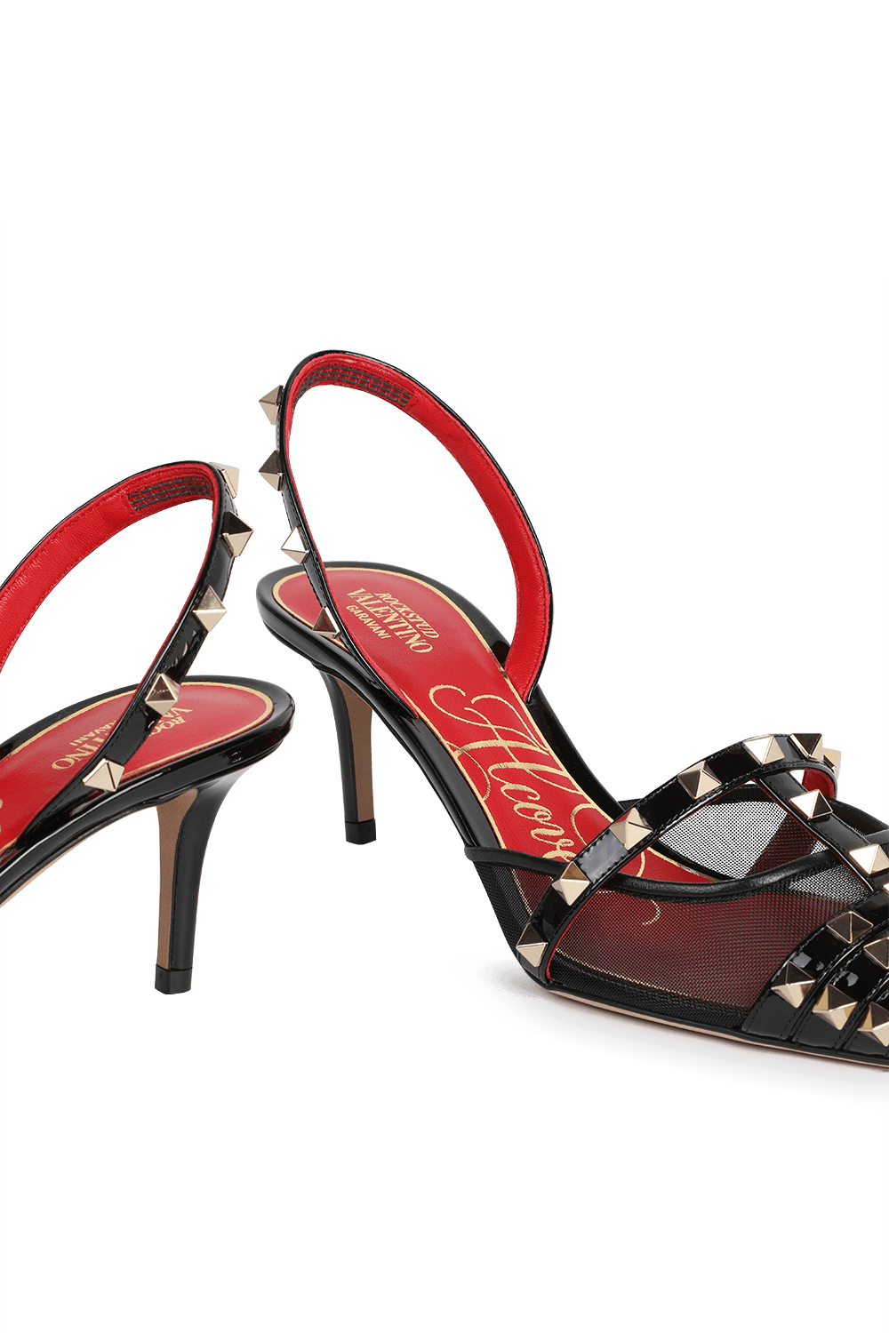 תמונת תקריב של נעלי עקב רוקסטאד מעור בצבע שחור