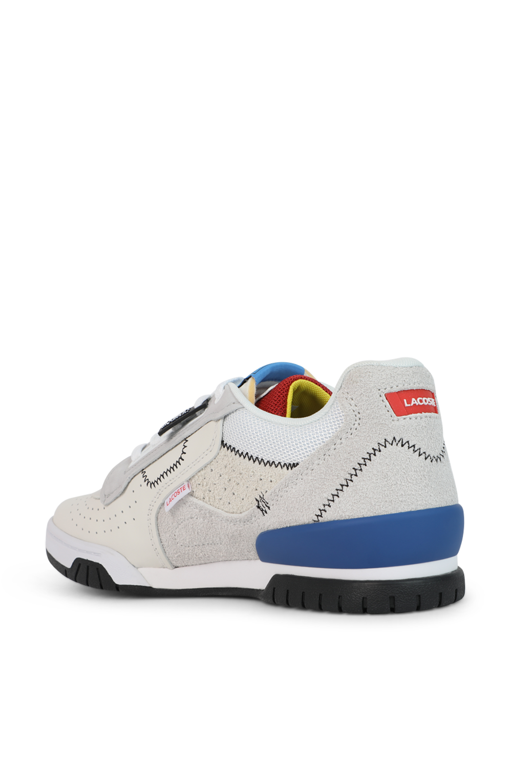 תמונה אחורית של נעלי סניקרס אם 89