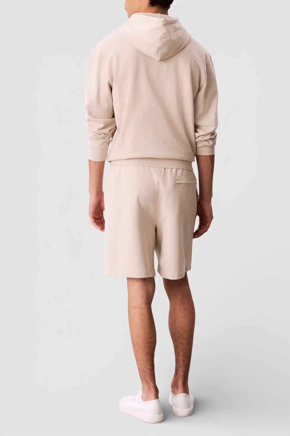 תמונת דוגמן אחורית של מכנסיים קצרים