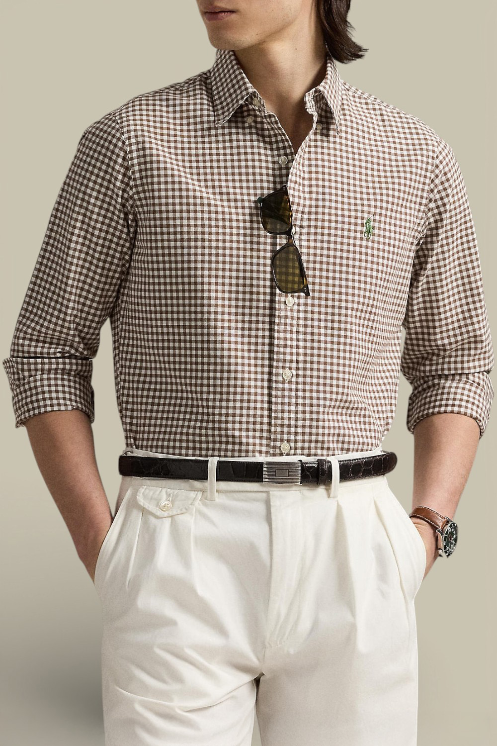 תמונת דוגמן קידמית של חולצה מכופתרת ארוכה