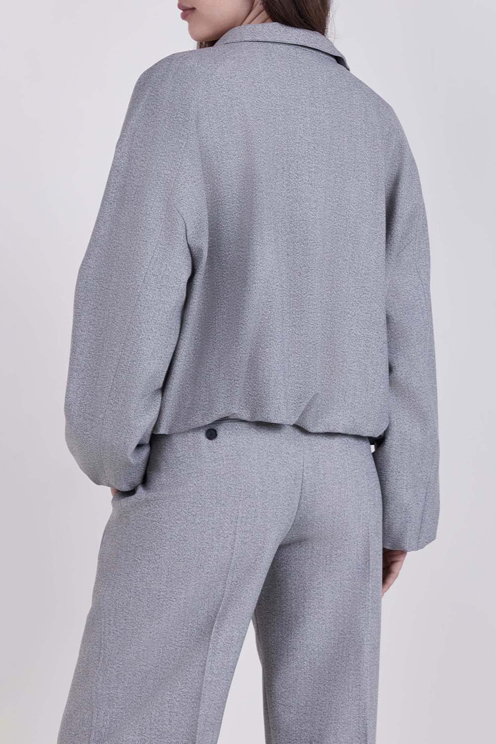 תמונת דוגמן אחורית של ז'קט מחויט