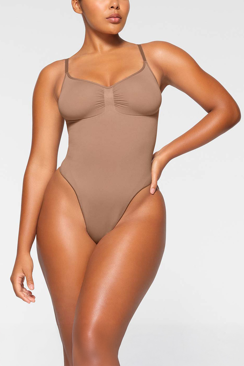 תמונת דוגמן קידמית של THONG BODYSUIT