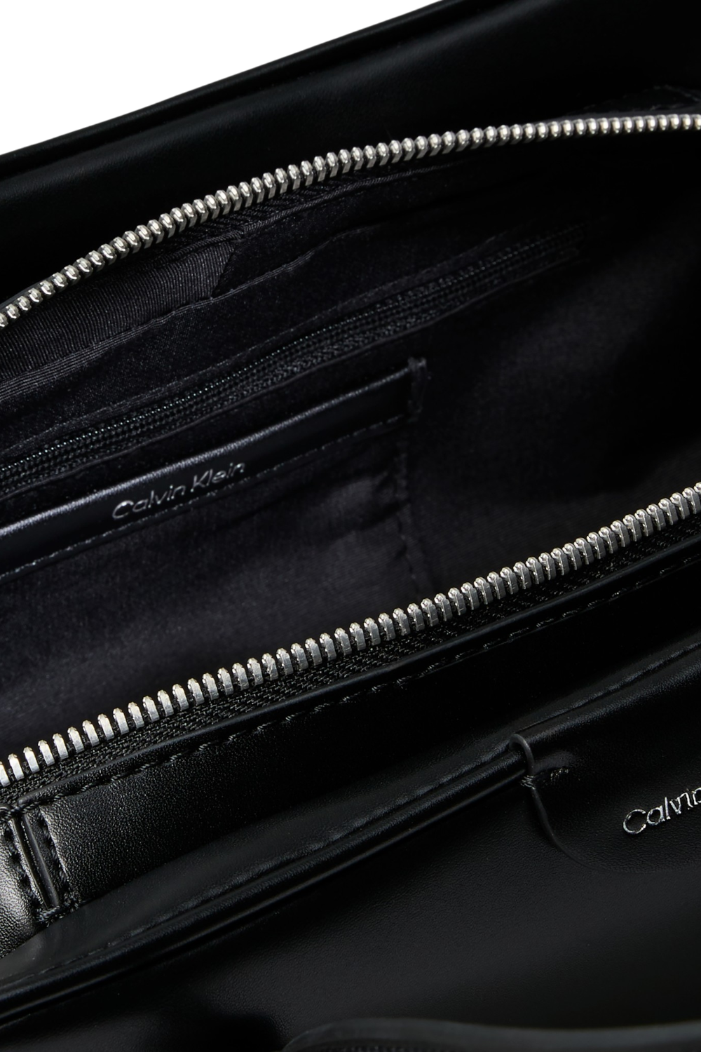 תמונת תקריב של תיק כתף