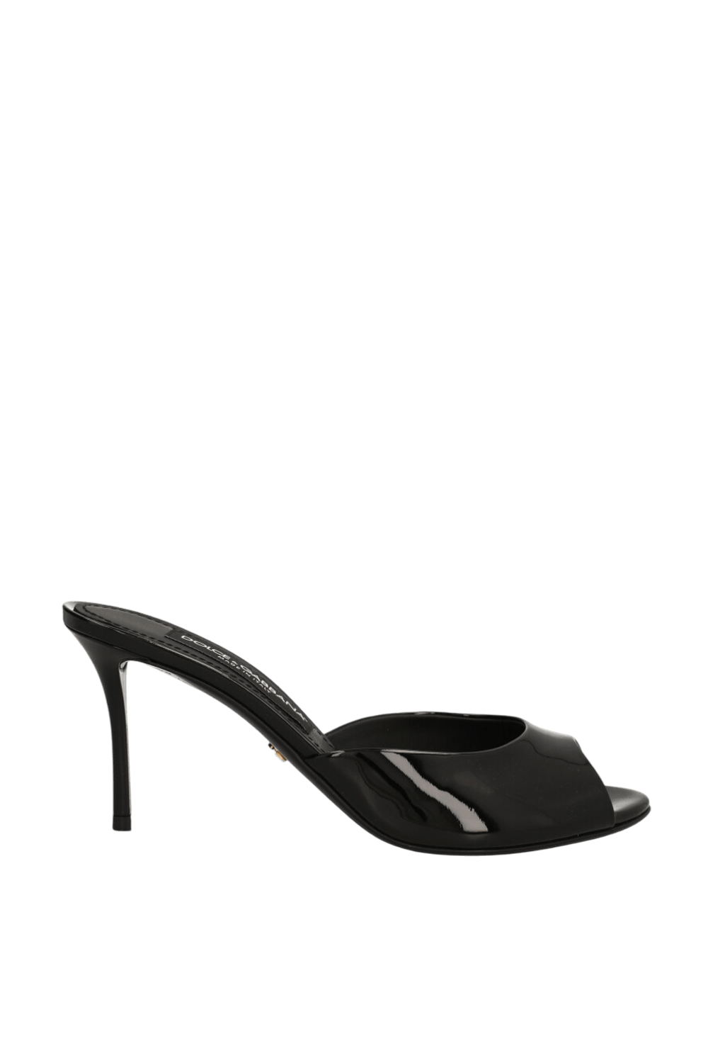 תמונה קידמית של נעלי עקב