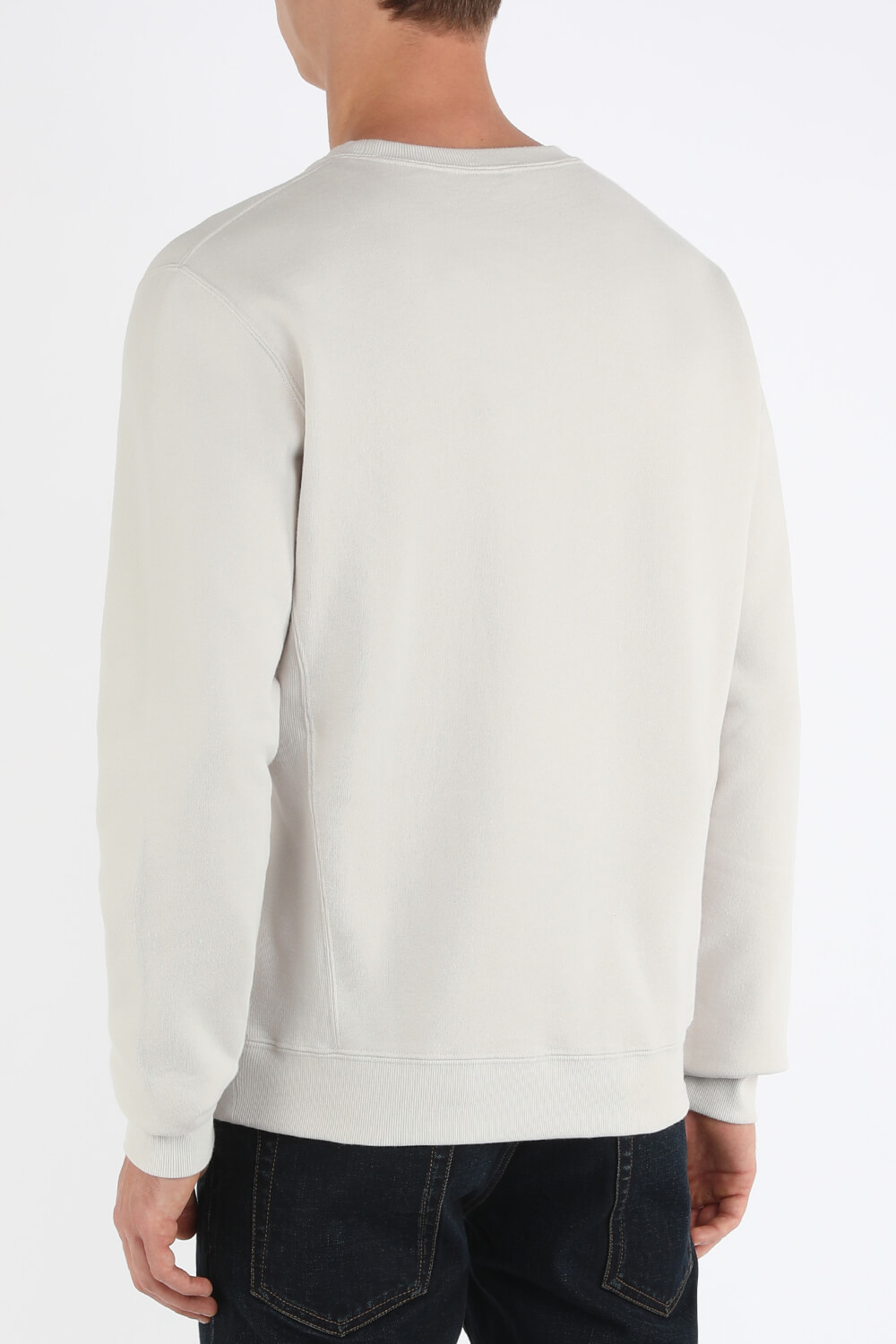 תמונת דוגמן אחורית של סווטשירט וואי-אס-אל עם צווארון עגול בגוון אוף-וויט