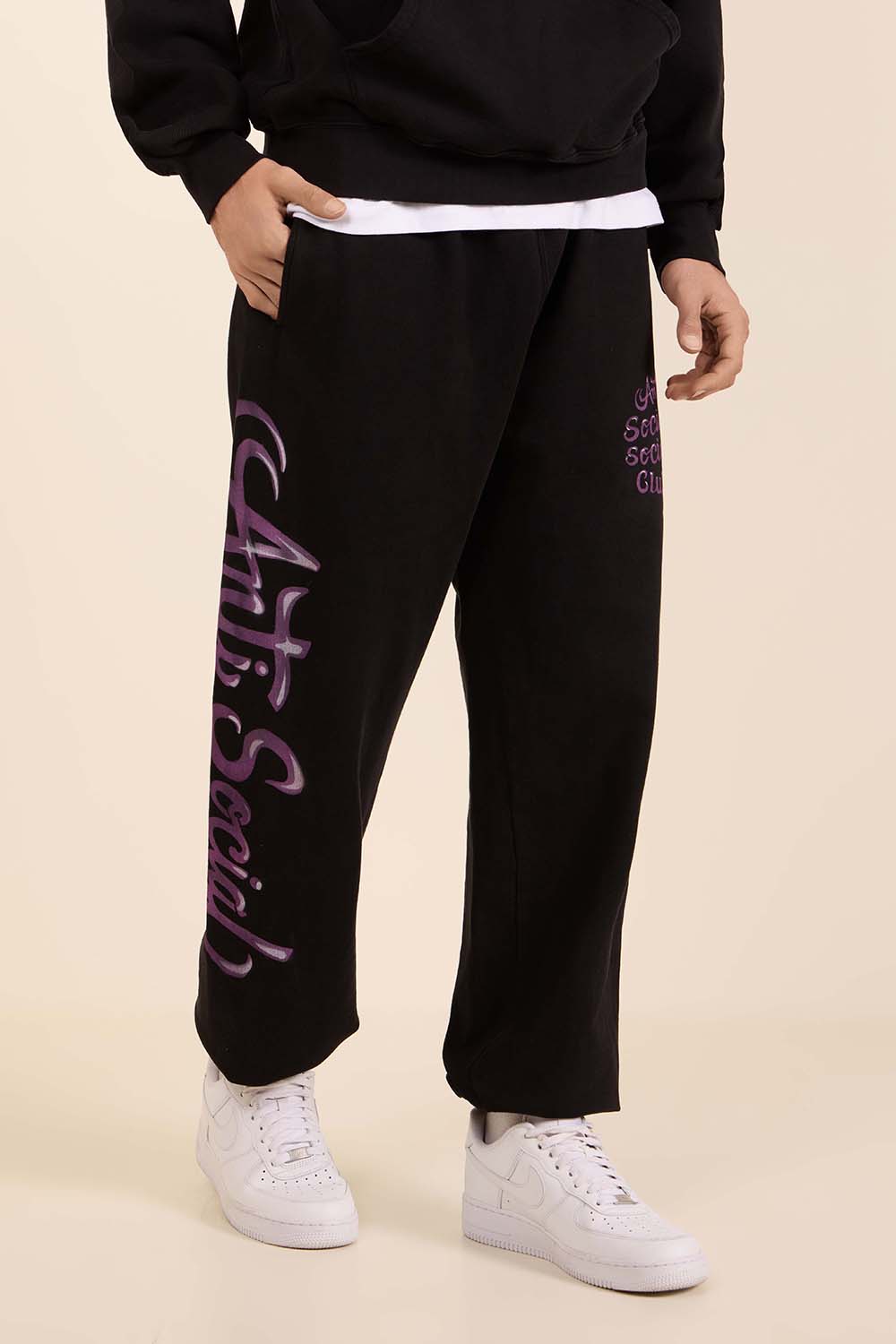 תמונת דוגמן קידמית של מכנסי ג'וגר