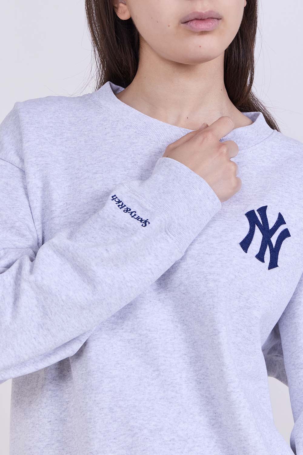 תמונת תקריב דוגמן של סווטשירט יאנקיז