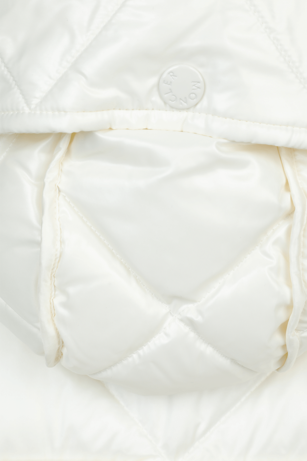 תמונת פנים של Sargas Short Parka in White