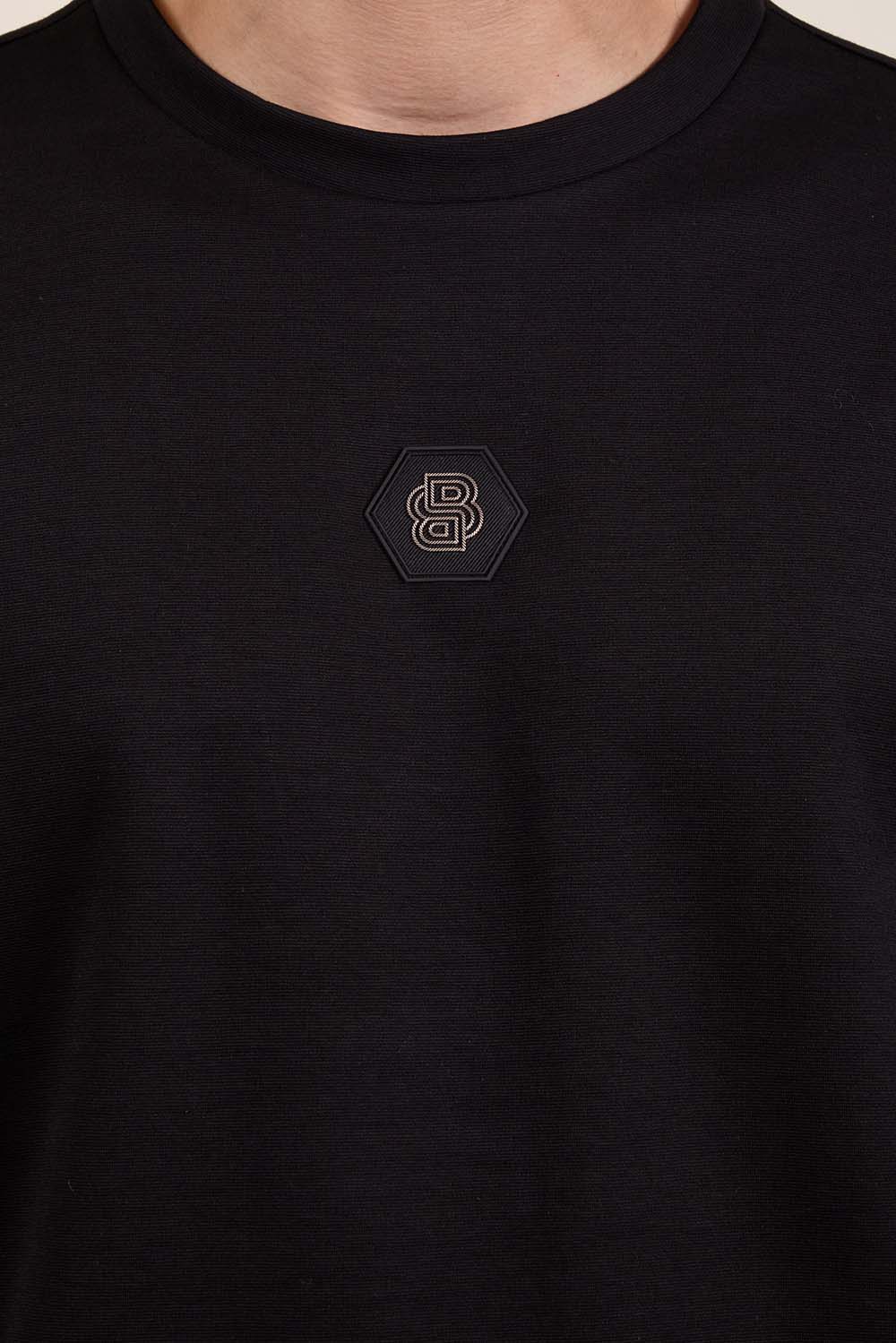 תמונת תקריב דוגמן של סווטשירט