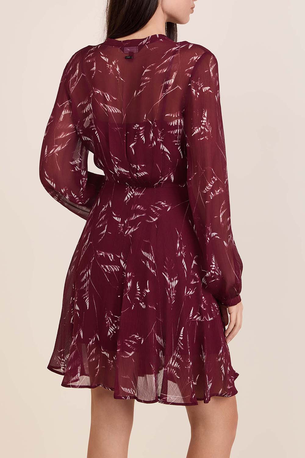 תמונת דוגמן אחורית של שמלת מיני