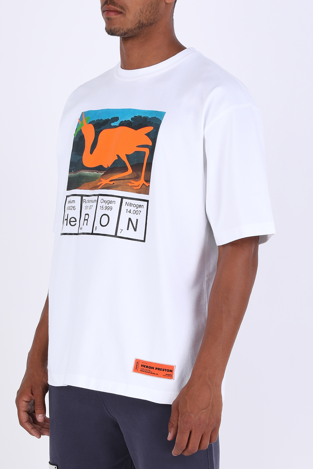 תמונת דוגמן קידמית של Print T-Shirt in White