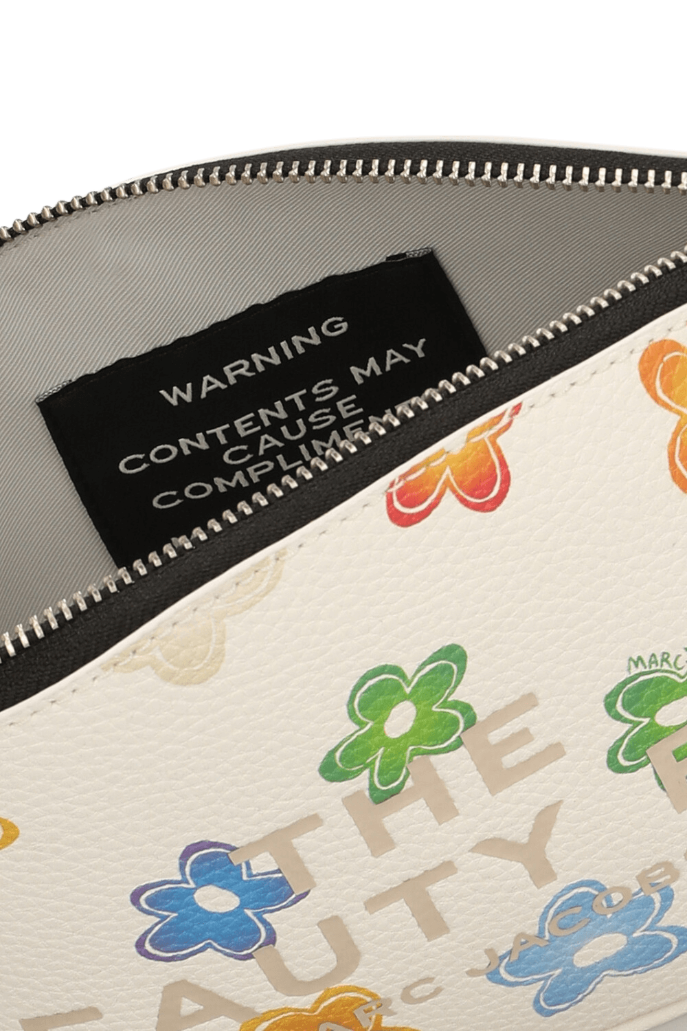 תמונת פנים של תיק ביוטי