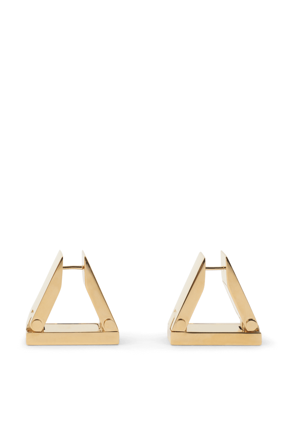 תמונה קידמית של עגילי משולש בגוון זהב