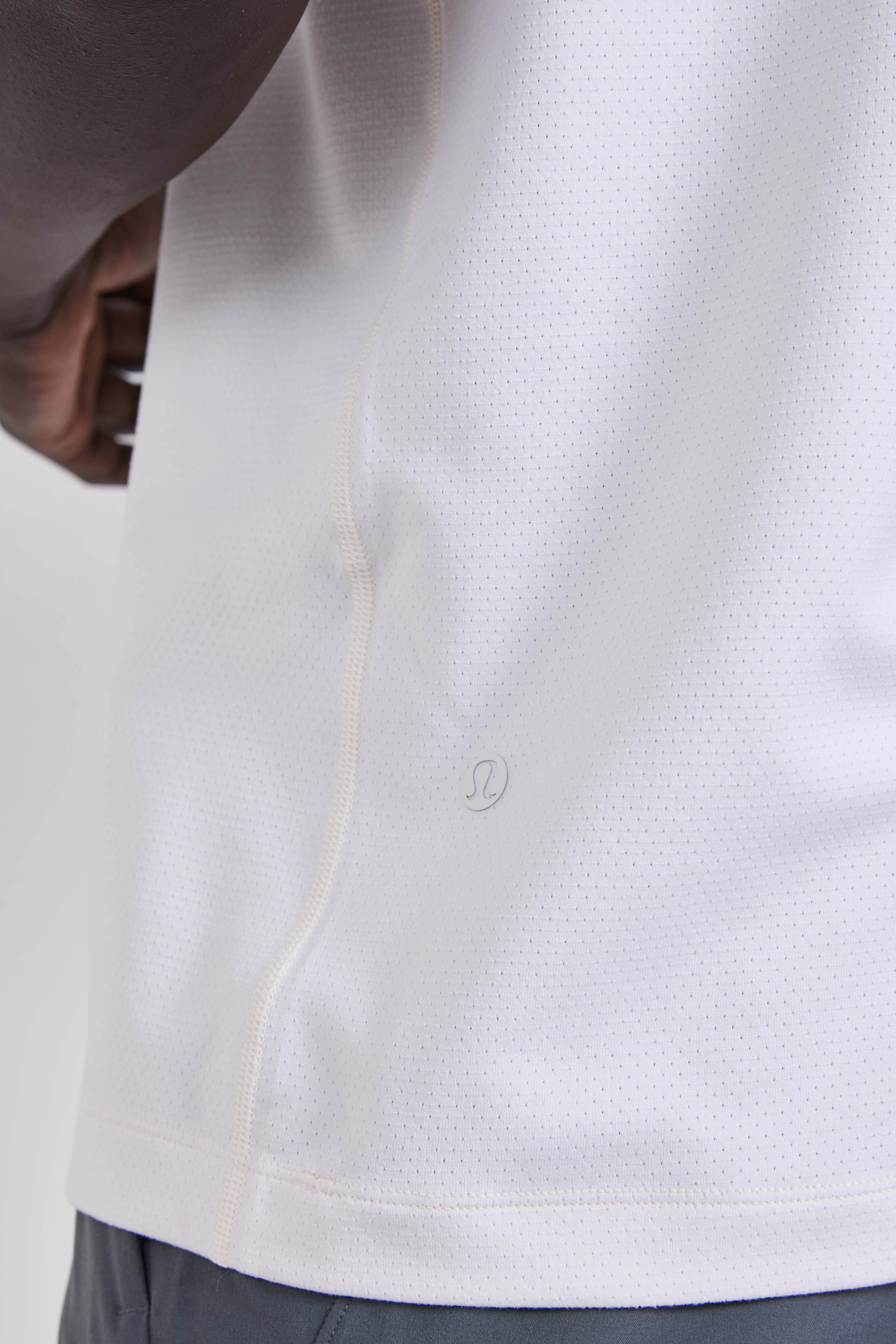 תמונת תקריב דוגמן של Mesh Soft Jersey Short Sleeve