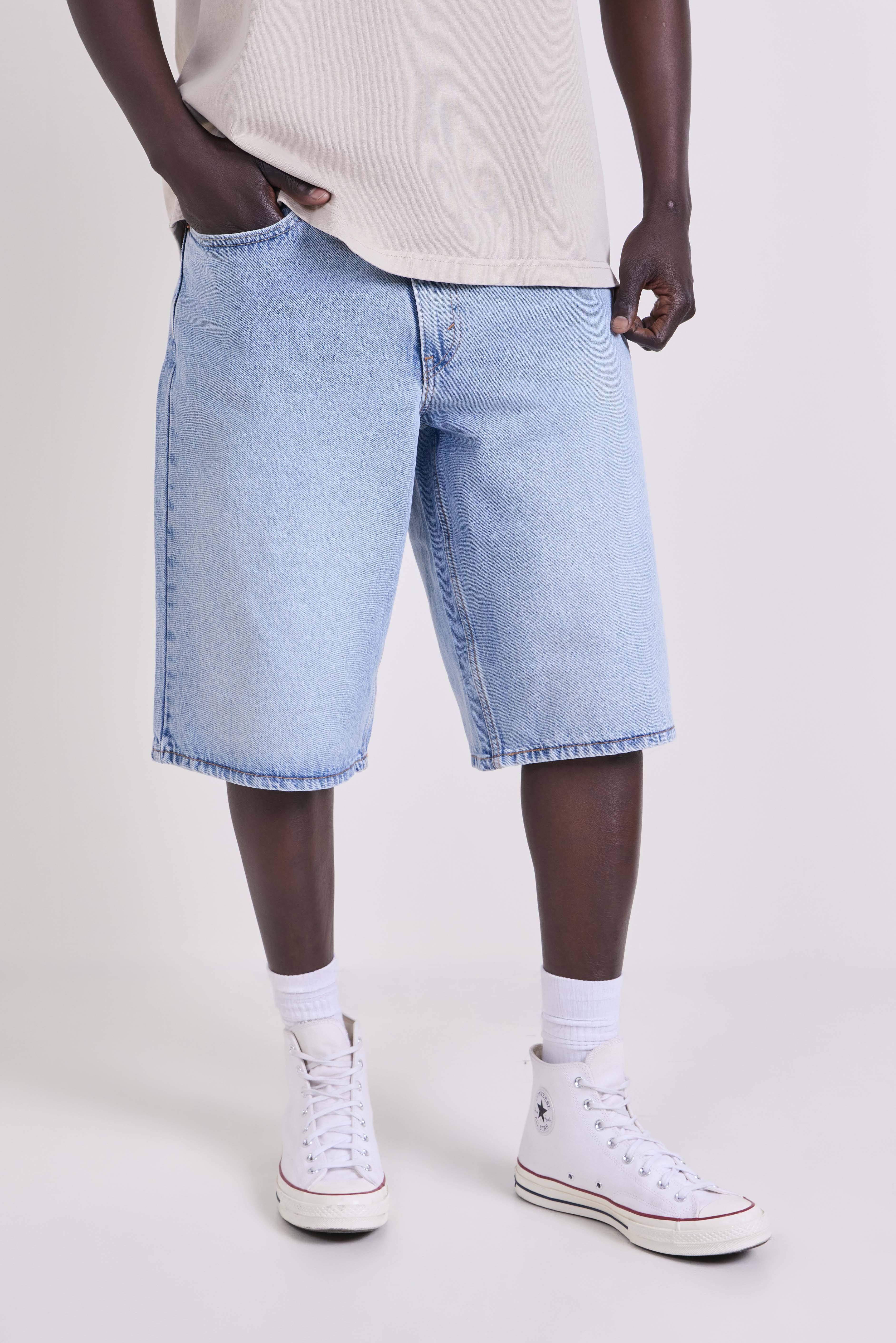 תמונת דוגמן קידמית של מכנסי ג'ינס קצרים 470