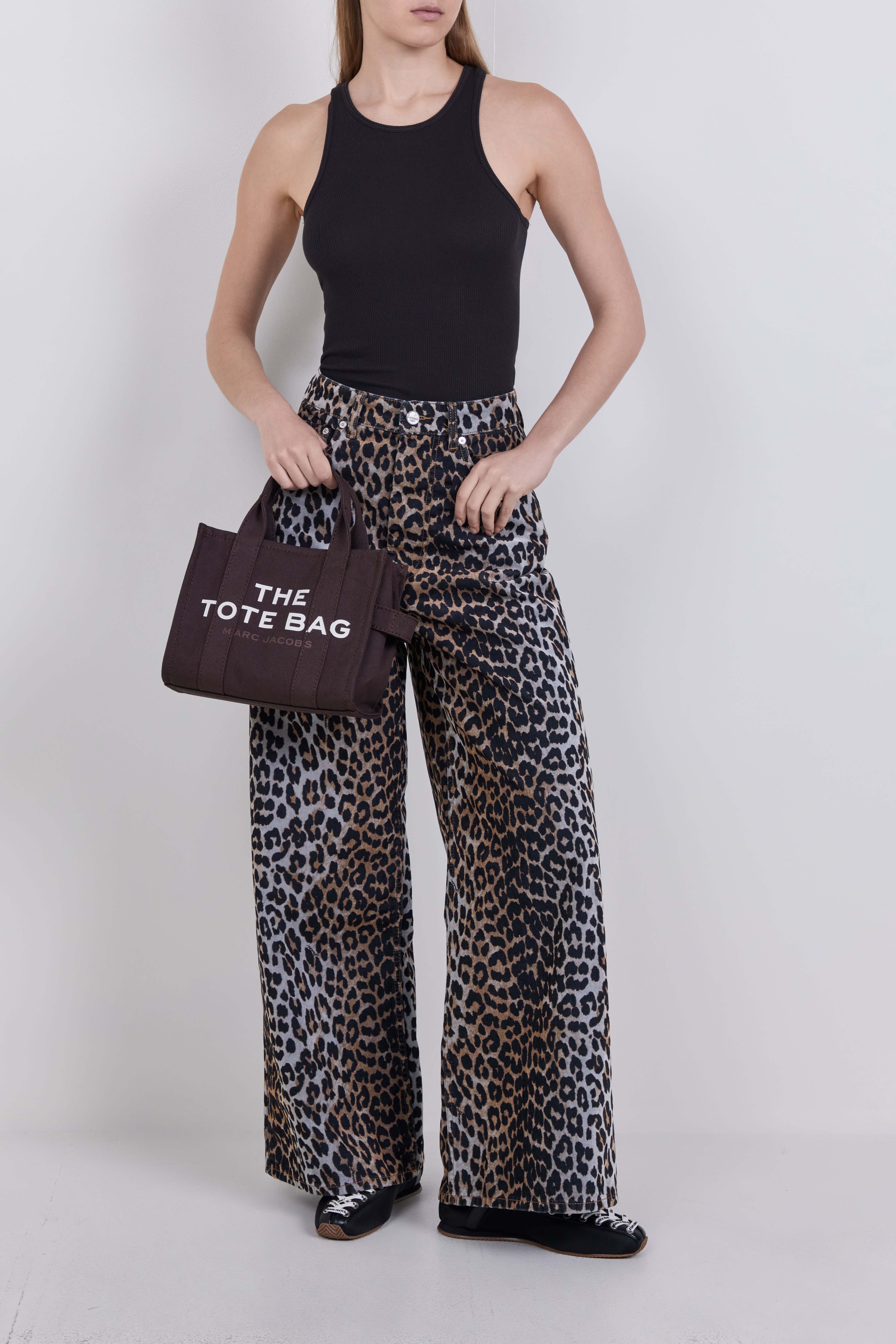 תמונת דוגמן קידמית של תיק טוט סמול