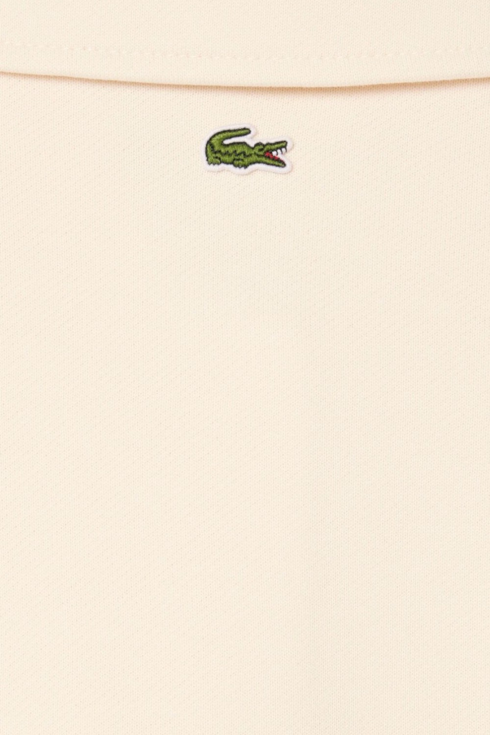 תמונת תקריב דוגמן של סווטשירט פולו