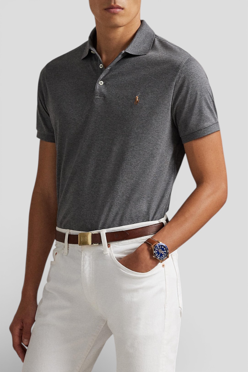 תמונת דוגמן קידמית של חולצת פולו