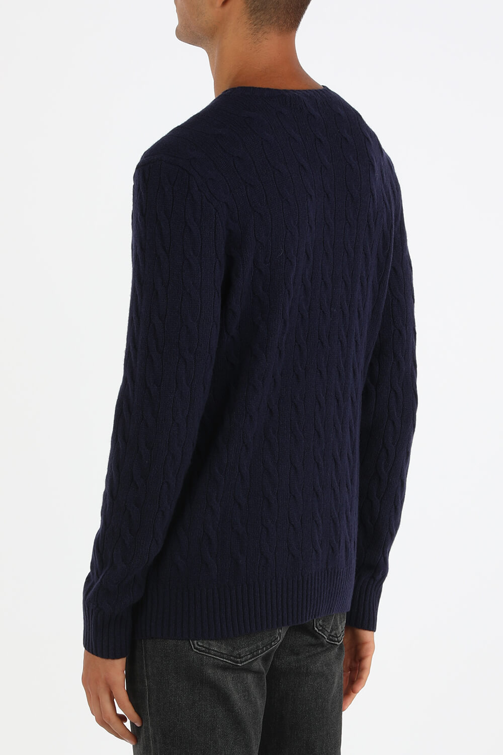 תמונת דוגמן אחורית של Cable-Knit Cotton Sweater in Navy