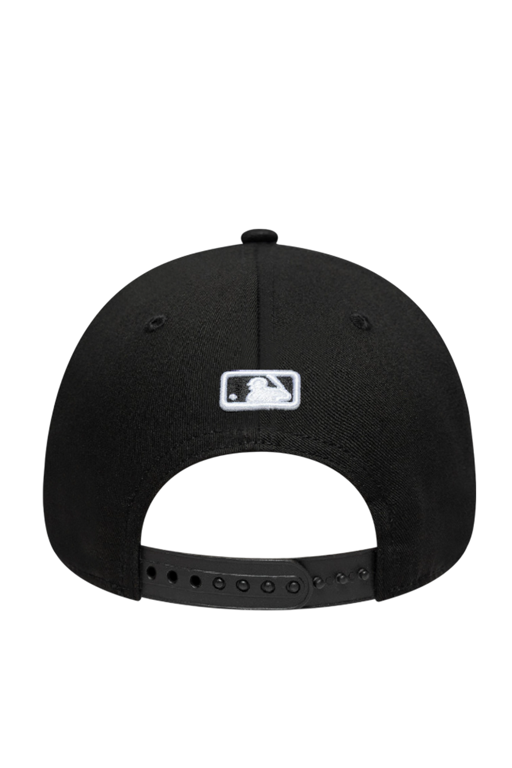 תמונה אחורית של כובע מצחייה