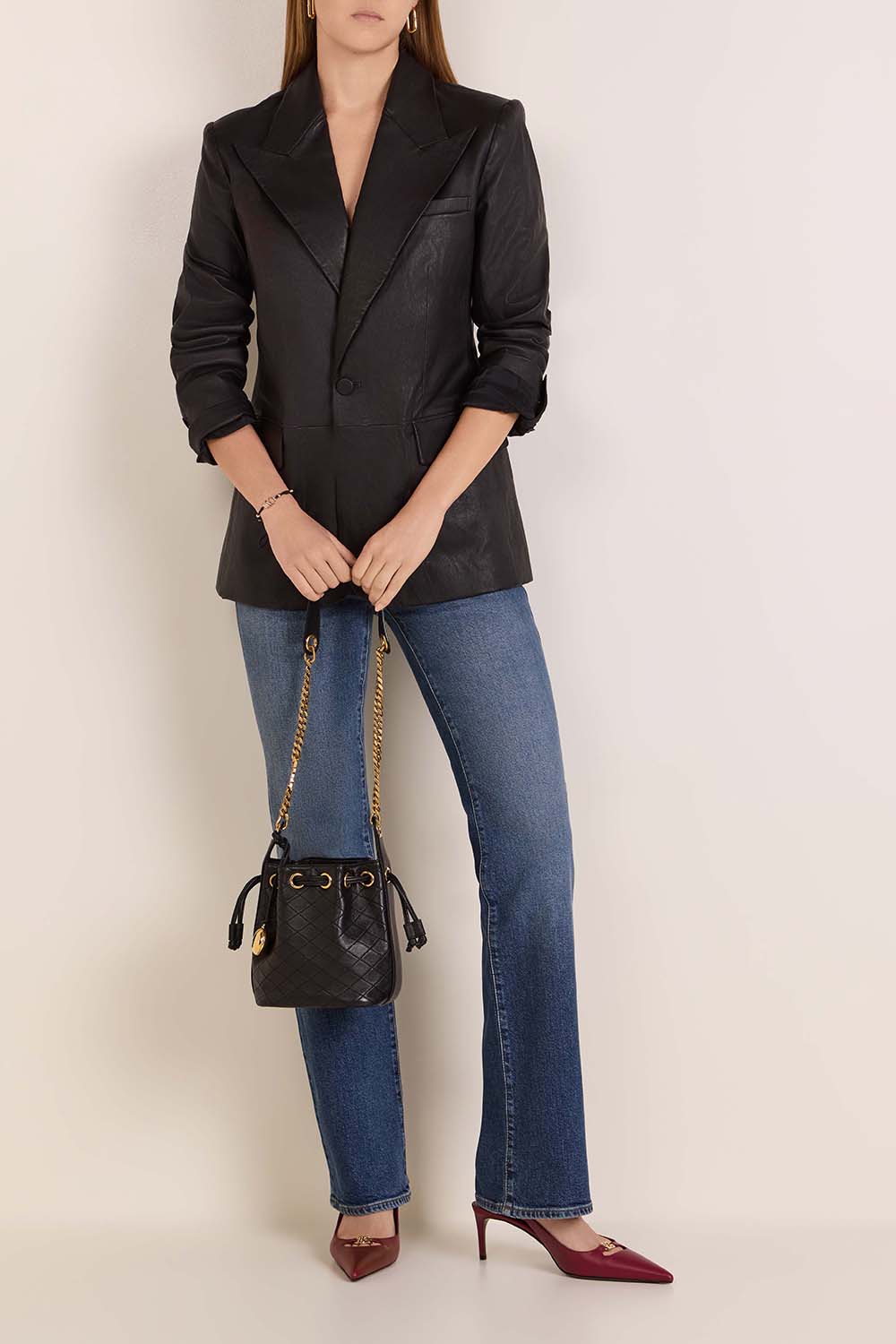 תמונת דוגמן קידמית של נעלי עקב סלינג בק