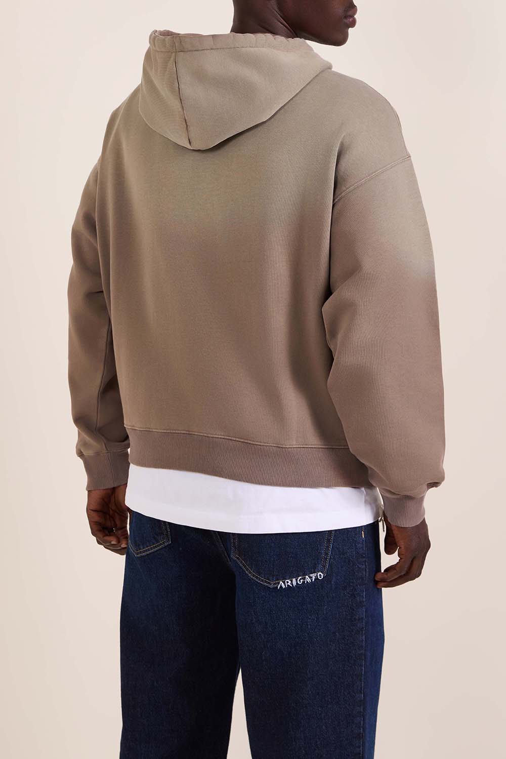 תמונת דוגמן אחורית של קפוצ'ון