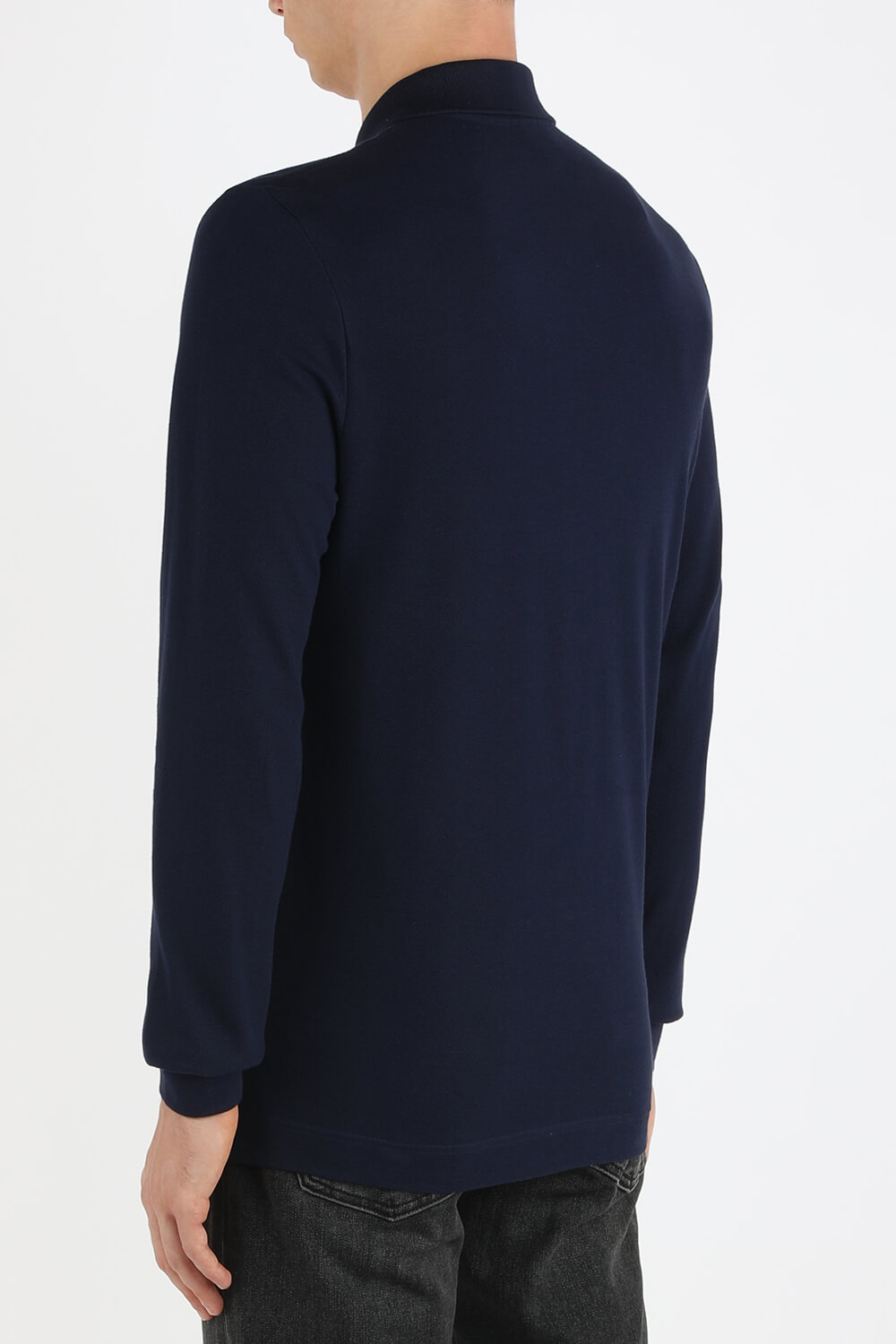 תמונת דוגמן אחורית של חולצת פולו ארוכה בגוון כחול נייבי מכותנה