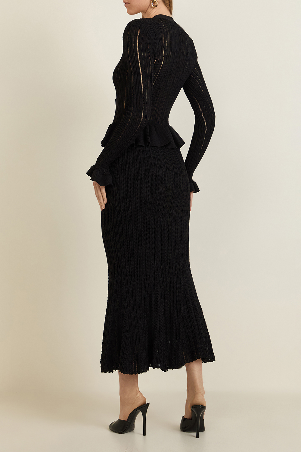 תמונת דוגמן אחורית של שמלת פפלום