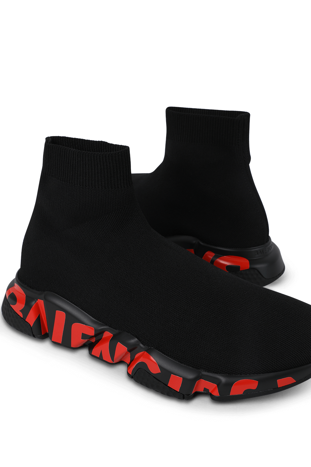 תמונת תקריב של נעלי סניקרס ספיד גרפיטי שחורות