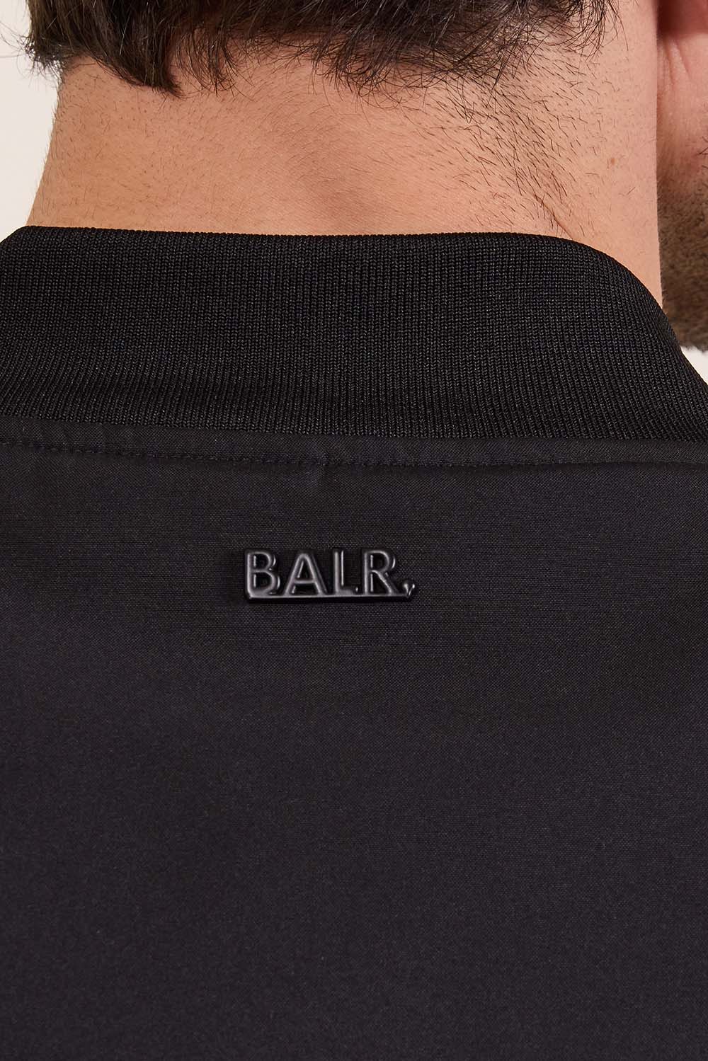 תמונת תקריב דוגמן של ז'קט