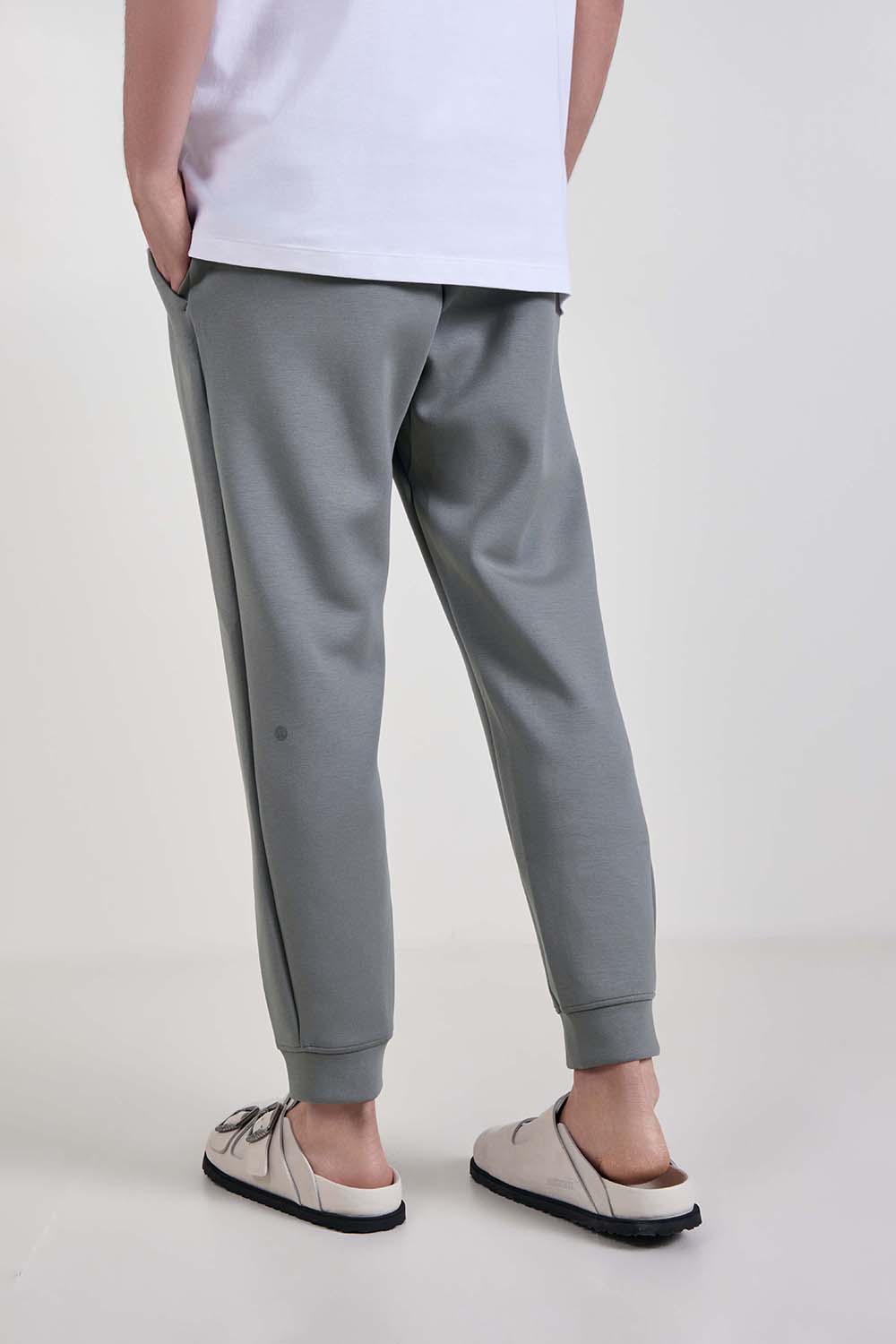 תמונת דוגמן אחורית של Smooth Spacer Jogger Regular