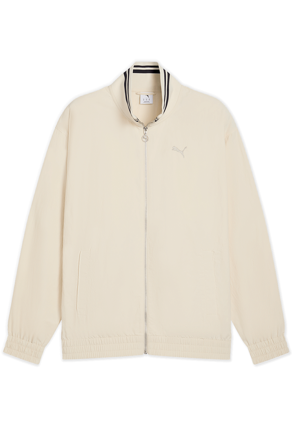 תמונה קידמית של ז'קט בגזרה משוחררת