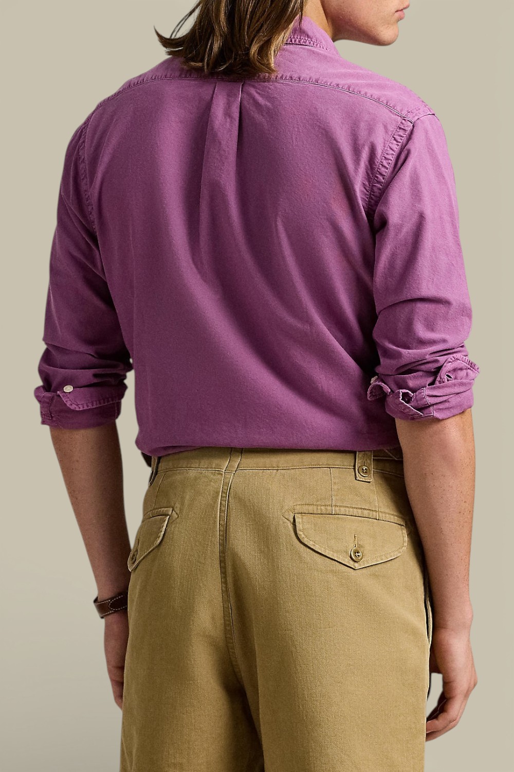 תמונת דוגמן אחורית של חולצות כפתורים ארוכה