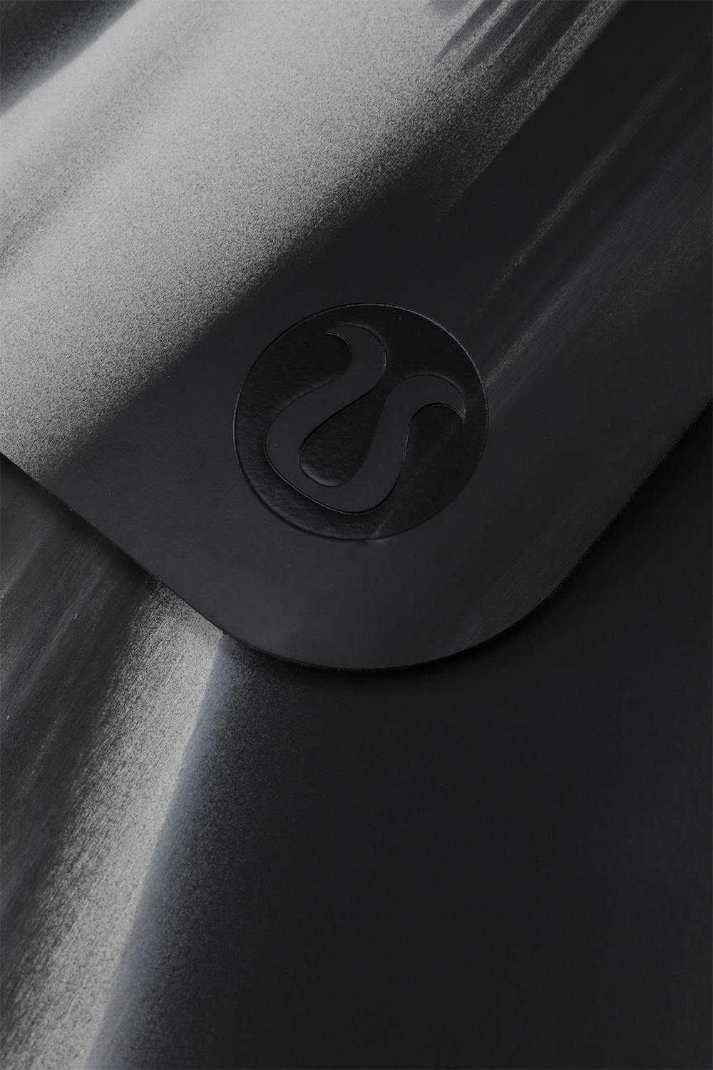 תמונת תקריב של The (Big) Mat Made With FSC-Certified Rubber