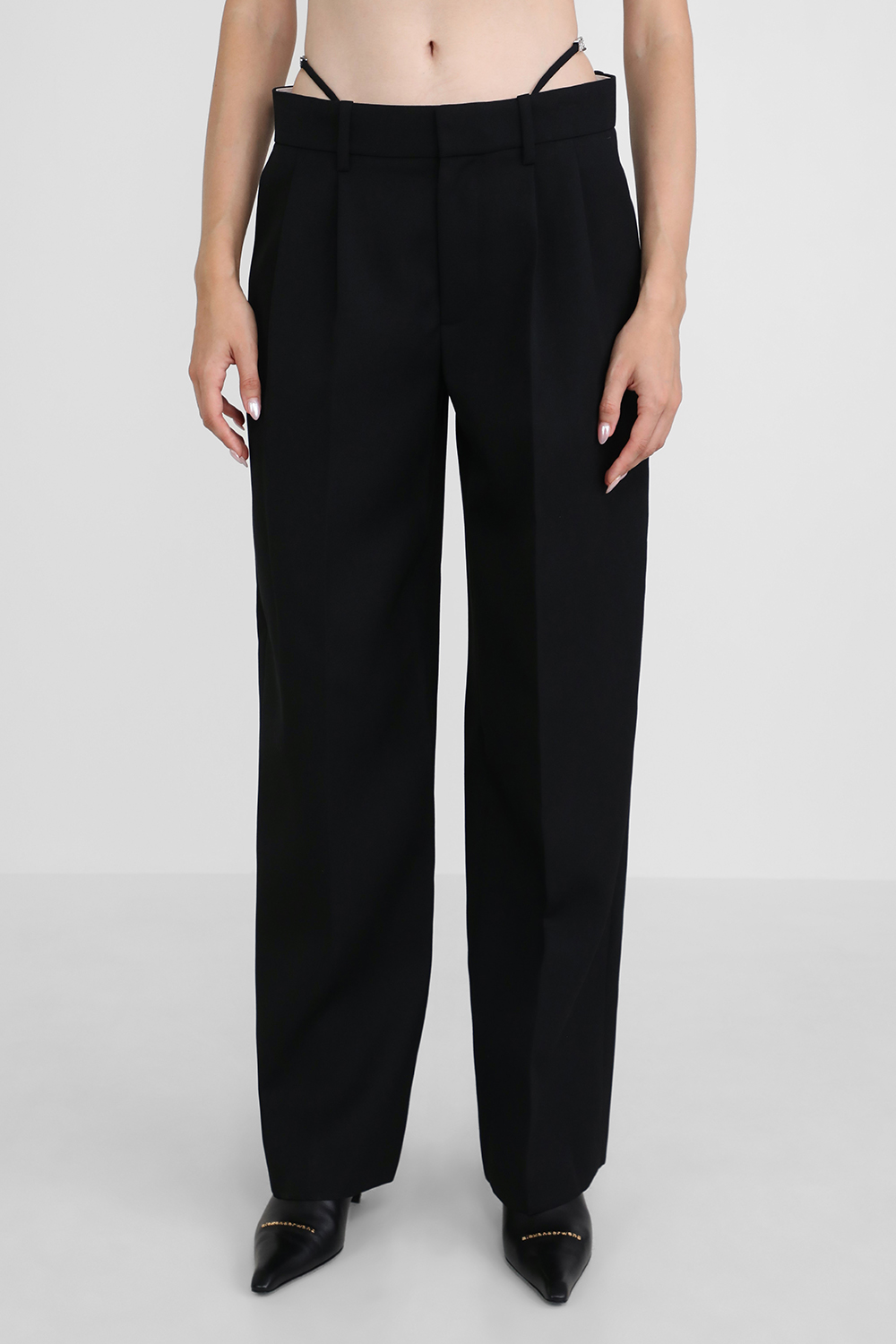 תמונת דוגמן קידמית של מכנסיים בשילוב מראה חוטיני