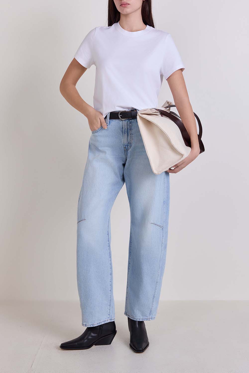 תמונת דוגמן קידמית של תיק כתף