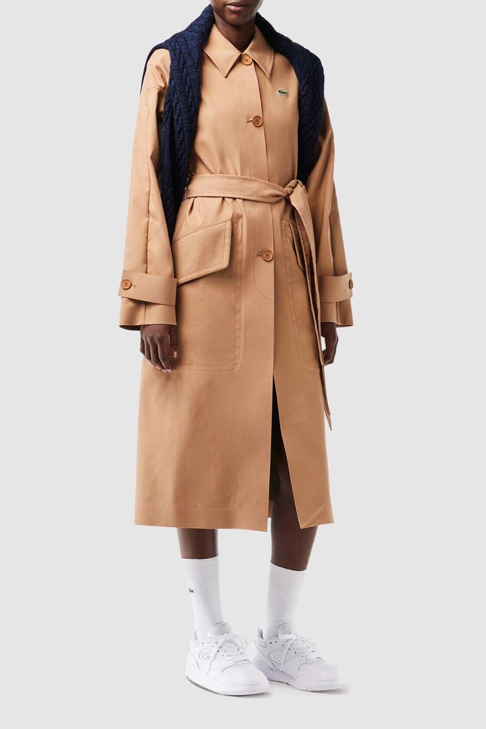 תמונת דוגמן קידמית של נעלי סניקרס ליינשוט