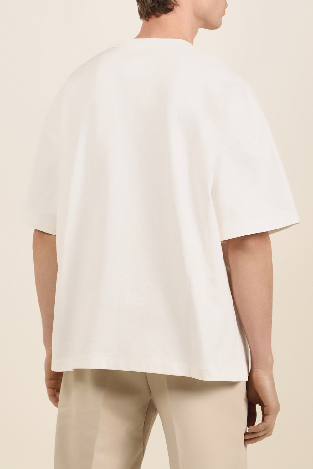 תמונת דוגמן אחורית של חולצת טי