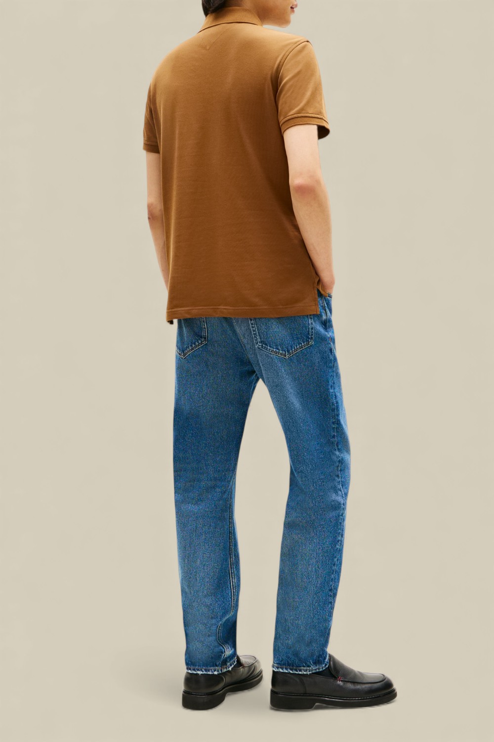 תמונת דוגמן אחורית של חולצת פולו סלים פיט 1985