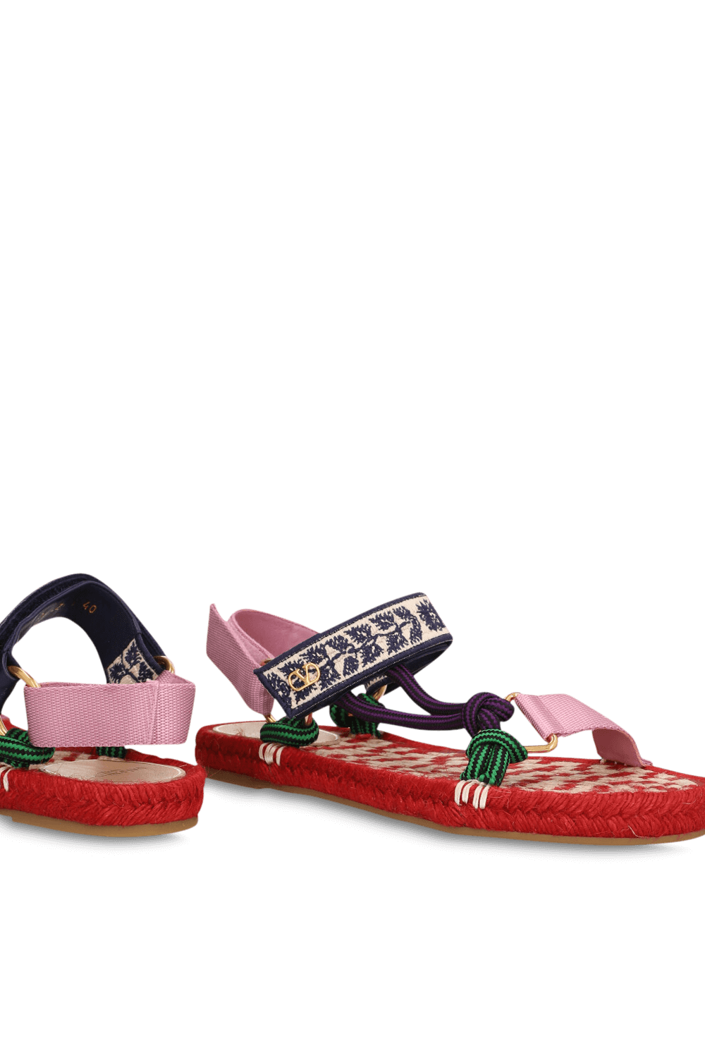 תמונת תקריב של סנדלי אספדריל