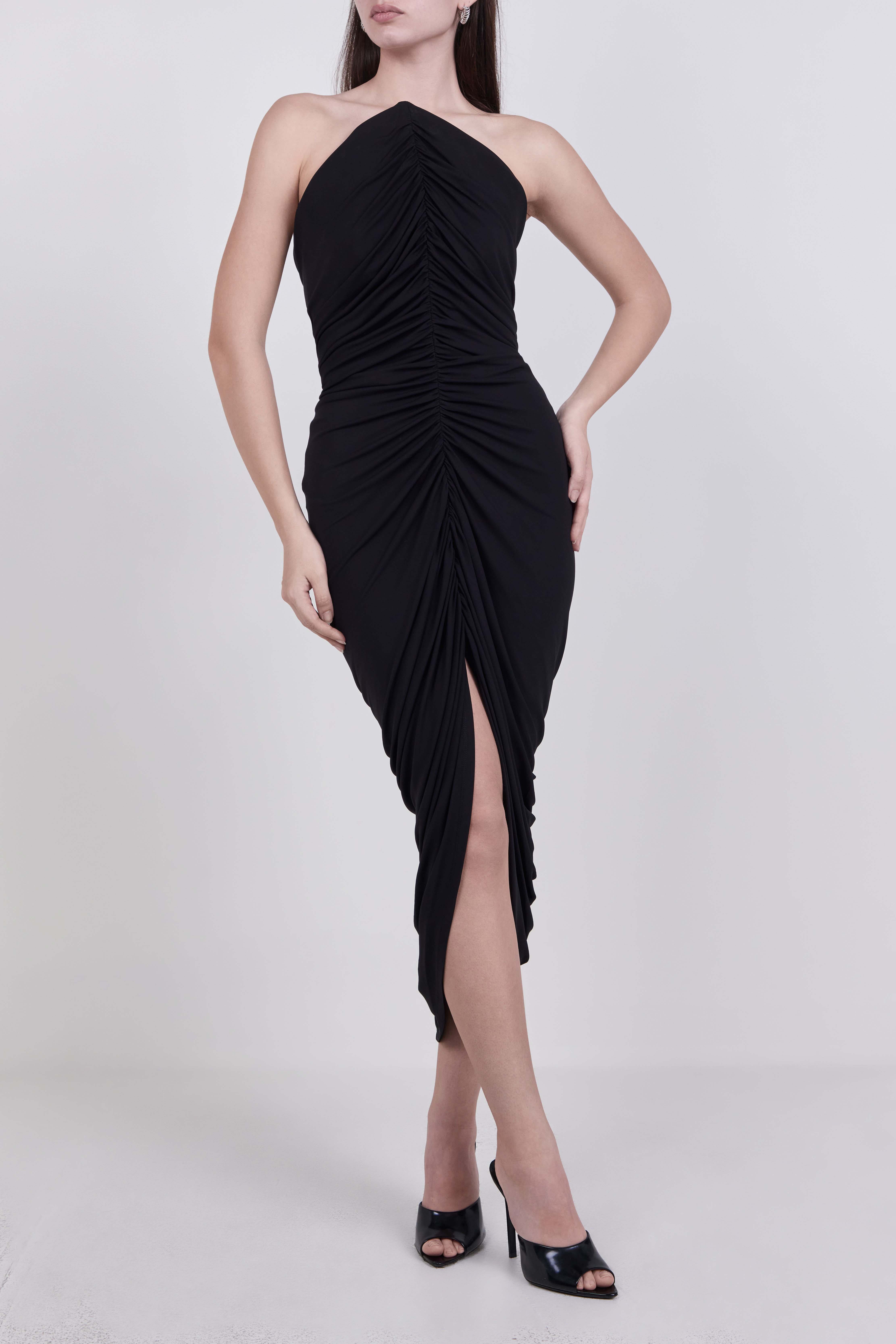 תמונת דוגמן קידמית של שמלת מידי סטרפלס