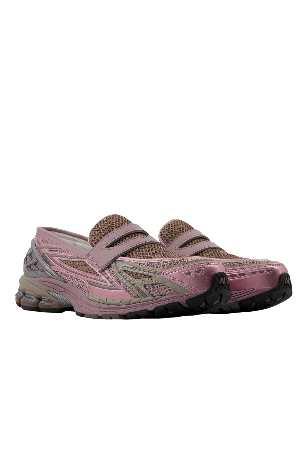 תמונת תקריב של נעלי סניקרס