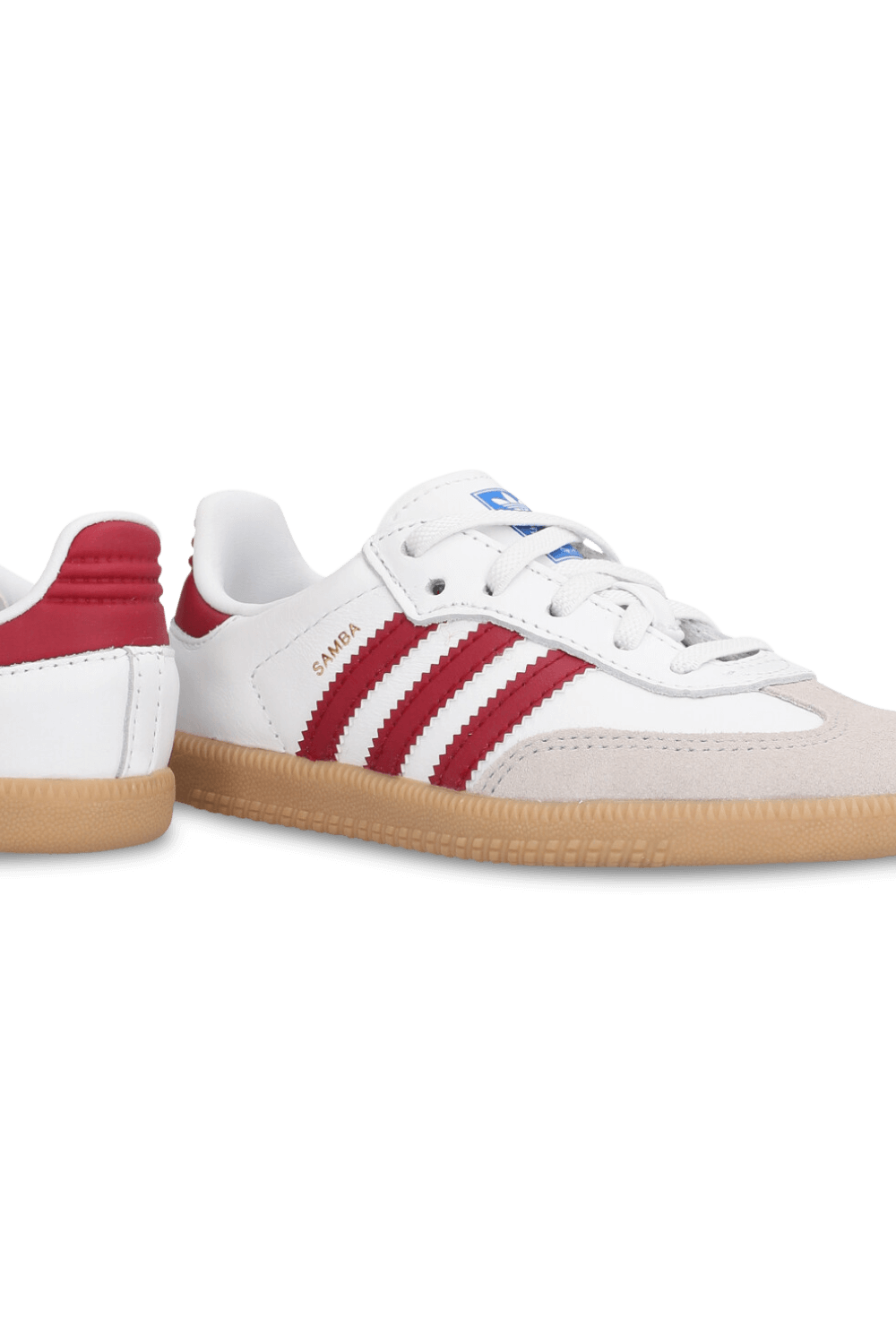 תמונת תקריב של נעלי סניקרס סמבה