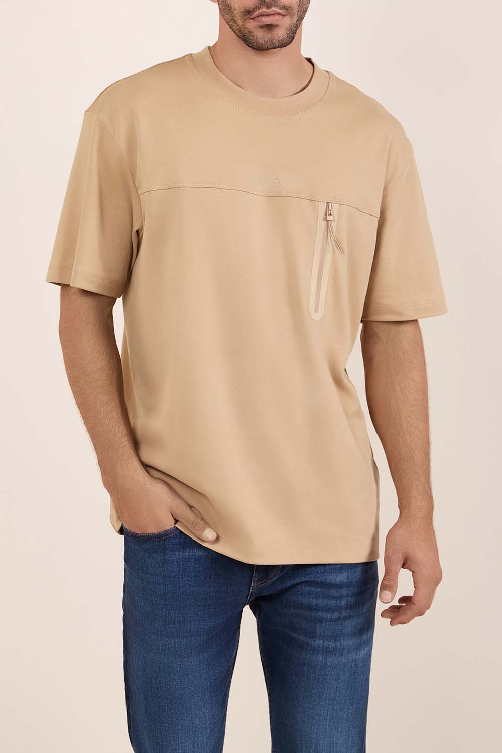 תמונת דוגמן קידמית של חולצת טי