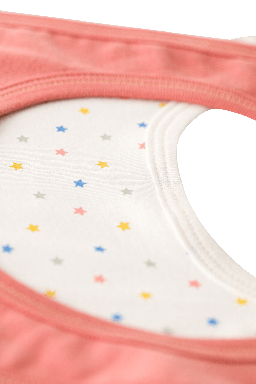 תמונה אחורית של מארז שני סינרים בגווני ורוד ולבן